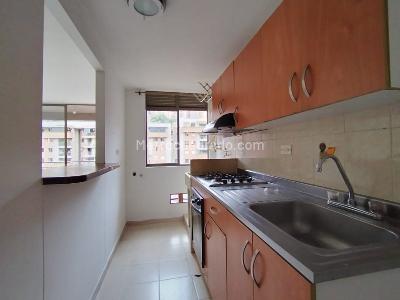 Apartamento de 3 alcobas en arriendo en Camino Verde, Envigado, 68 m² · foto 3 de 16