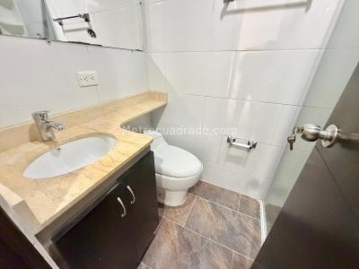 Apartamento de 3 alcobas en arriendo en El Trianon, Envigado, 80 m² · foto 11 de 11