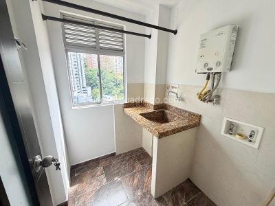 Apartamento de 3 alcobas en arriendo en El Trianon, Envigado, 80 m² · foto 5 de 11