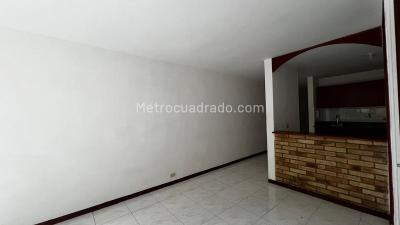 Apartamento de 3 alcobas en venta en El Portal, Envigado, 90 m² · foto 3 de 16