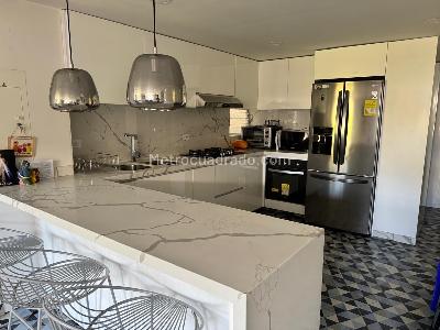 Apartamento de 3 alcobas en venta en Bella Suiza, Bogotá, 110 m² · foto 5 de 18