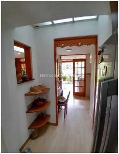 Apartamento en venta en Casa Dos Niveles El Dorado, Envigado · foto 13 de 18