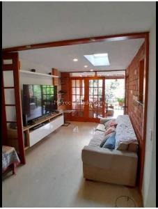 Apartamento en venta en Casa Dos Niveles El Dorado, Envigado · foto 6 de 18