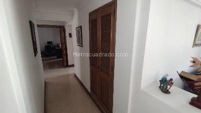 Apartamento de 4 alcobas en venta en Laureles, Medellín, 141 m² · foto 11 de 20