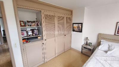 Apartamento de 4 alcobas en venta en El Poblado Las Lomas, Medellín, 179 m² · foto 16 de 20