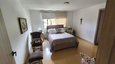 Apartamento de 4 alcobas en venta en El Poblado Las Lomas, Medellín, 179 m² · foto 8 de 20