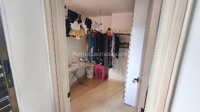 Apartamento de 4 alcobas en venta en El Poblado Las Lomas, Medellín, 179 m² · foto 10 de 20