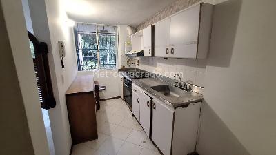 Apartamento de 4 alcobas en venta en Laureles La Castellana, Medellín, 90 m² · foto 7 de 14