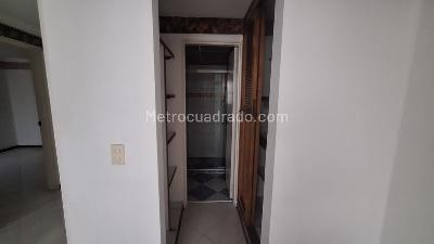 Apartamento de 4 alcobas en venta en Laureles La Castellana, Medellín, 90 m² · foto 8 de 14