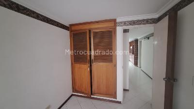 Apartamento de 4 alcobas en venta en Laureles La Castellana, Medellín, 90 m² · foto 9 de 14