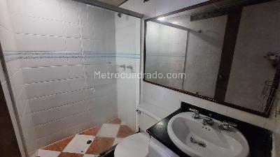 Apartamento de 4 alcobas en venta en Laureles La Castellana, Medellín, 90 m² · foto 13 de 14