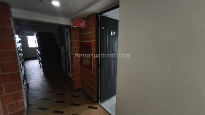 Apartamento de 3 alcobas en venta en Madera, Bello, 53 m² · foto 2 de 19