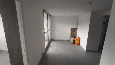 Apartamento de 3 alcobas en venta en Madera, Bello, 53 m² · foto 3 de 19