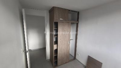 Apartamento de 3 alcobas en venta en Madera, Bello, 53 m² · foto 10 de 19