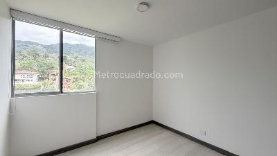 Apartamento de 3 alcobas en venta en El Chingui, Envigado, 80 m² · foto 13 de 20