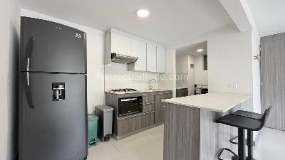 Apartamento de 3 alcobas en venta en El Chingui, Envigado, 80 m² · foto 2 de 20