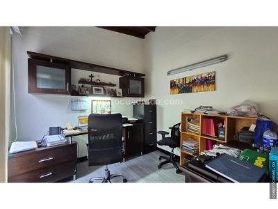 Casa de 3 alcobas en venta en El Atravesao, Envigado, 240 m² · foto 11 de 20
