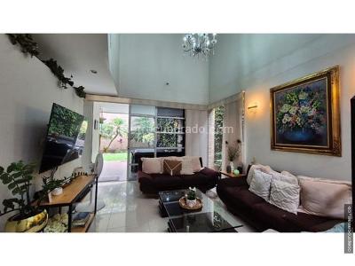 Casa de 3 alcobas en venta en El Atravesao, Envigado, 240 m² · foto 3 de 20