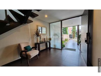 Casa de 3 alcobas en venta en El Atravesao, Envigado, 240 m² · foto 4 de 20
