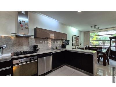 Casa de 3 alcobas en venta en El Atravesao, Envigado, 240 m² · foto 8 de 20