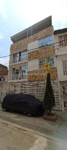 Casa de 5 alcobas en venta en La Rivera, Cali, 367 m² · foto 2 de 15