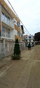 Casa de 5 alcobas en venta en La Rivera, Cali, 367 m² · foto 3 de 15