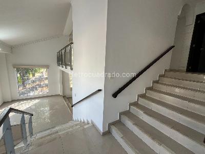 Casa de 5 alcobas en arriendo en Barrio Altico, Neiva, 332 m² · foto 11 de 14