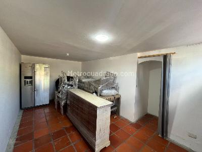 Casa de 5 alcobas en arriendo en Barrio Altico, Neiva, 332 m² · foto 10 de 14