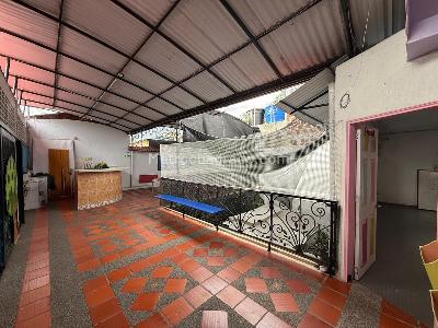 Casa de 5 alcobas en arriendo en Quirinal, Neiva, 221 m² · foto 12 de 14