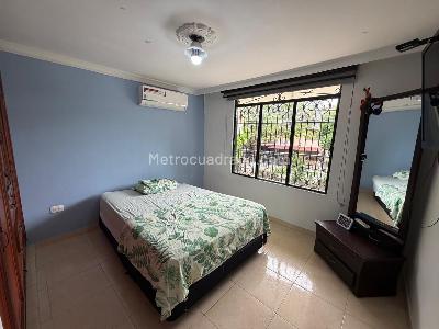 Casa de 4 alcobas en venta en Buganviles, Neiva, 210 m² · foto 10 de 14
