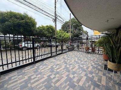Casa de 4 alcobas en venta en Buganviles, Neiva, 210 m² · foto 4 de 14