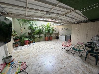 Casa de 4 alcobas en venta en Buganviles, Neiva, 210 m² · foto 7 de 14