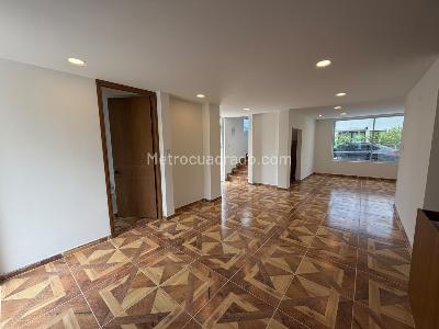Casa de 4 alcobas en venta en La Esmeralda, Neiva, 240 m² · foto 2 de 15