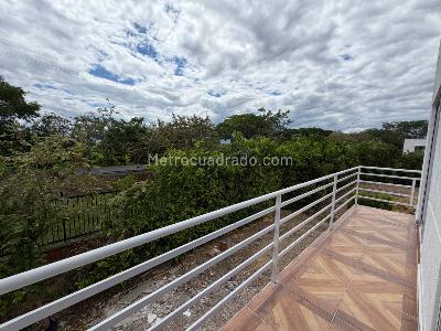 Casa de 4 alcobas en venta en La Esmeralda, Neiva, 240 m² · foto 9 de 15
