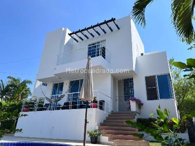 Casa de 4 alcobas en venta en Condominio Villa Maria, Girardot, 240 m² · foto 2 de 20