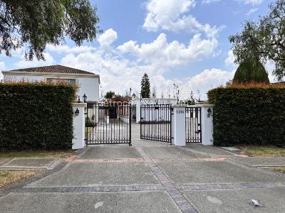 Casa de 5 alcobas en venta en Quintas De Serrezuela, Mosquera, 600 m² · foto 2 de 20
