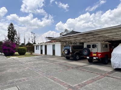 Casa de 5 alcobas en venta en Quintas De Serrezuela, Mosquera, 600 m² · foto 4 de 20