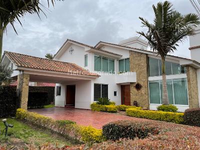 Casa de 5 alcobas en venta en Puerta Grande, Mosquera, 336 m² · foto 1 de 20