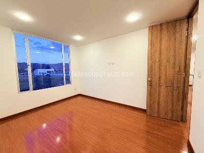 Apartamento de 3 alcobas en venta en Club Reservado, Cajicá, 70 m² · foto 4 de 18