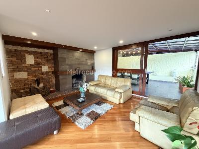 Casa de 3 alcobas en venta en Bosque De Pino, Bogotá, 451 m² · foto 6 de 20