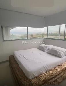 Apartamento de 3 alcobas en venta en Crespo, Cartagena, 111 m² · foto 2 de 8