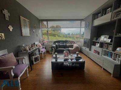 Casa de 3 alcobas en venta en Alto De Palmas, Envigado, 997 m² · foto 2 de 20