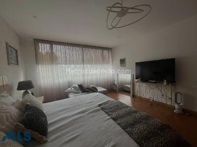 Casa de 3 alcobas en venta en Alto De Palmas, Envigado, 997 m² · foto 3 de 20