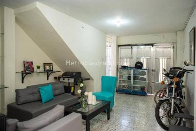 Casa de 5 alcobas en venta en Trinidad, Medellín, 109 m² · foto 2 de 20
