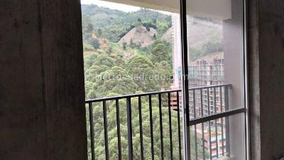 Apartamento de 2 alcobas en venta en Maria Auxiliadora, Sabaneta, 55 m² · foto 6 de 10