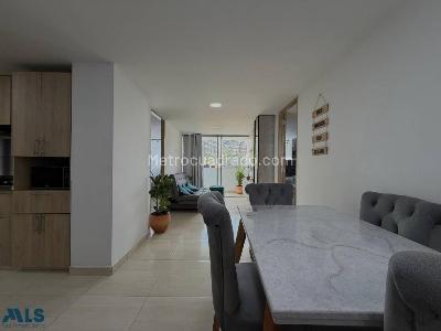 Apartamento de 3 alcobas en venta en Maria Auxiliadora, Sabaneta, 60 m² · foto 3 de 18
