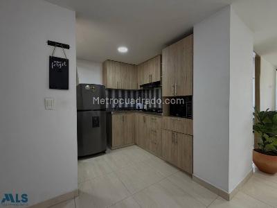 Apartamento de 3 alcobas en venta en Maria Auxiliadora, Sabaneta, 60 m² · foto 4 de 18
