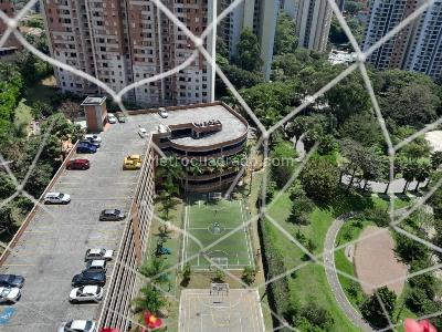 Apartamento en venta en Loma De Los Bernal, Medellín · foto 15 de 16