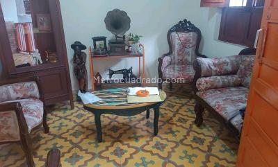 Casa de 5 alcobas en venta en La Colina, Medellín, 144 m² · foto 2 de 8