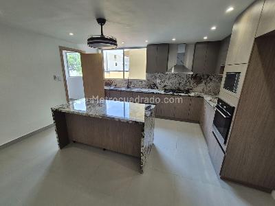 Apartamento de 3 alcobas en venta en Alto Prado, Barranquilla, 260 m² · foto 2 de 20